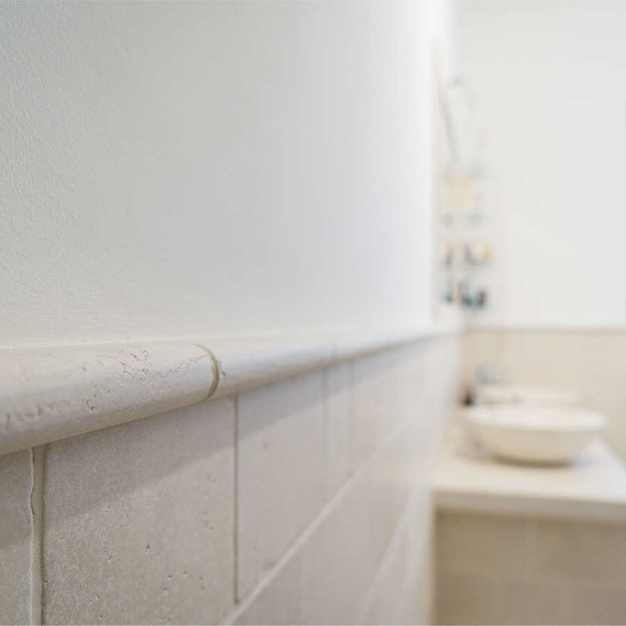 pietra naturale marmo baige bagno dettagli