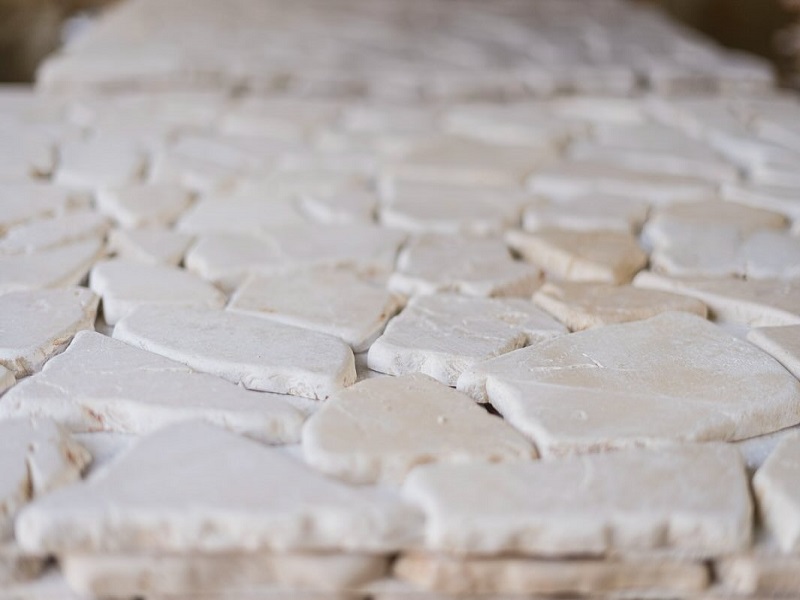 caratteristiche del marmo filetto rosso jonico